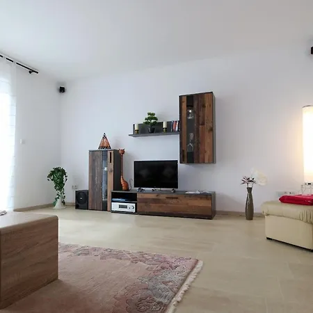 Apartment Wandl